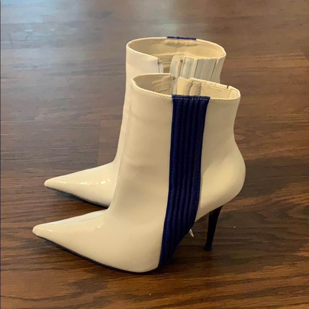 Jeffrey Campbell white booties!
